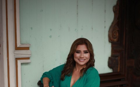 Ella dice ser la abogada de la confianza.