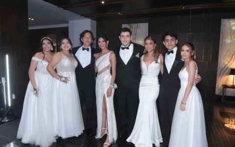 María Paula Luzuriaga, María Belén Villón, José Benítez, Jael Haro, Patricio Jaramillo, Sara Alarcón, Andrés Arévalo y Melissa Vela.