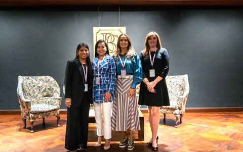 Vivián Hernández, Paulette Ocampo, Carla Hernández y Sofía Almeida.