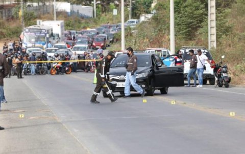 Sector. Hay varios tramos de la avenida principal que se han convertido en 'zona roja', lo que genera atascos por las gestiones legales.