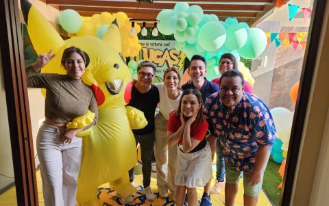 Con sus compañeros de TC.