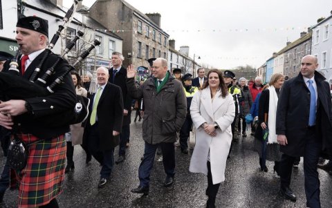 Alberto por las calles de Newport en  Irlanda.
