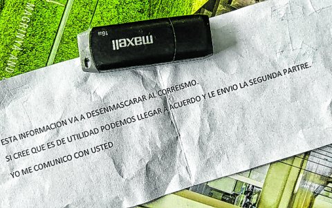 Mensaje que acompañaba la USB.
