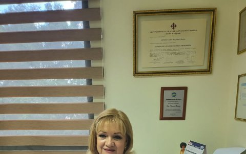Carmen Martínez es especialista en gineco obstetricia, biología de la reproducción, colposcopia y tracto genital.