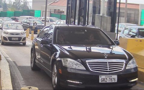 El 27 de mayo de 2019, el auto a nombre de Recorsa fue fotomultado en el túnel Guayasamín, en Quito.