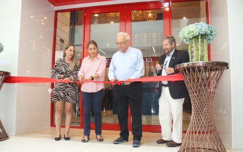 Taly Czarninski, Itzhak Shefi, Yael Czarninski y Johnny Czarninski.