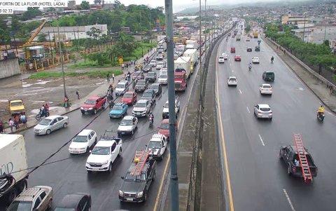 Así permanece la vía Perimetral, según lo confirma la ATM en sus redes oficiales.