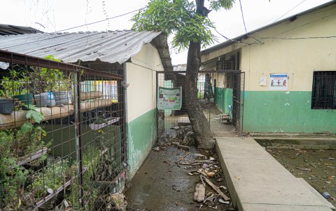 Las lluvias y el sismo del pasado 18 de marzo afectaron las infraestructuras educativas.