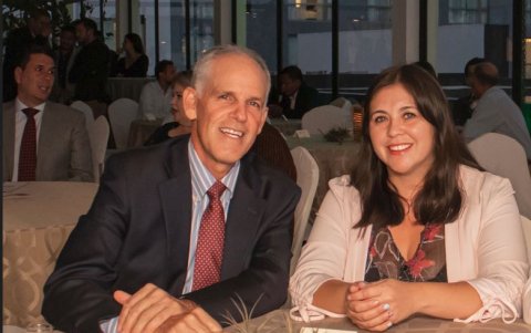 Rafael Ponce y Kenia Morales.