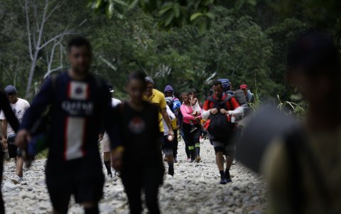 Distracción. La Unicef provee de atención sanitaria, tanto a niños como a madres, y cuenta con un espacio donde intentan distraerlos por medio de juegos o bailes.