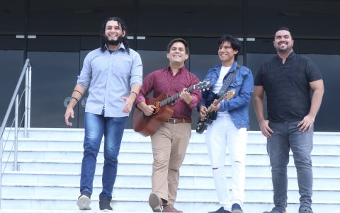 El evento contará con un repertorio de 25 canciones y una proyección en fotos de la carrera de Marciano Cantero