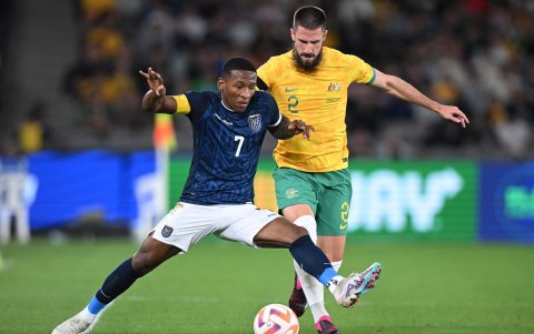 Pervis Estupiñán fue uno de los mejores del partido.