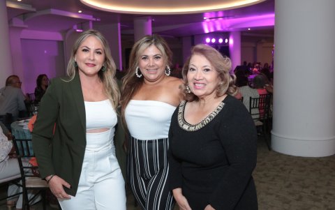 Patricia Hung, Katherine Morán y Janeth Hermosilla.