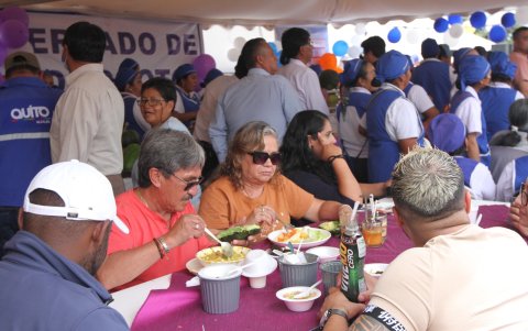 Comensales. Cientos de personas acudieron al festival.