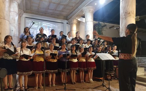 El grupo coral durante una actividad. Su fama ha trascendido y son invitadas a diferentes actos.