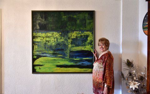 A los 34 años se decidió por estudiar Arte gracias a la influencia de su maestro.