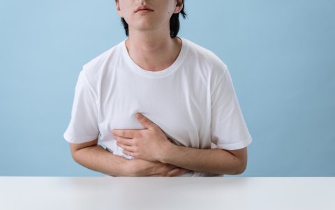 Si presenta alguno de estos síntomas diríjase al médico.