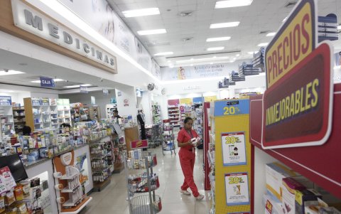 Fybeca. La farmacia tiene promociones diferentes cada día y también se enfoca en los nichos del mercado, por ejemplo, ofrece un determinado día ofertas solo de pañales para los niños.