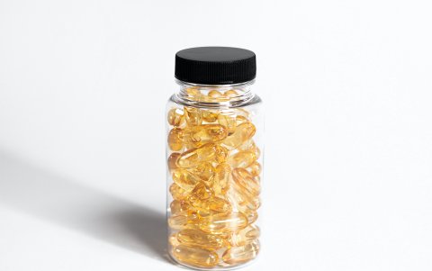 Los suplementos como la vitamina E son esenciales para el cuidado de la piel.