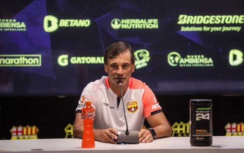 Fabián Bustos cuando dirigía a Barcelona SC