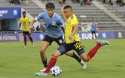 Jordan Barrera (10) manejó el ataque cafetero en el 0-0 ante Uruguay.