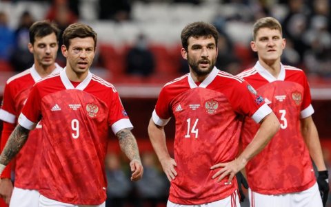 Los rusos no pudieron disputar un partido amistoso en casa hasta el 26 de marzo en San Petersburgo, donde derrotaron con bastantes dificultades a Irak (2-0).