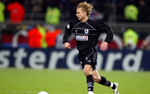 Karpin empezó como jugador. Uno de sus equipos fue el Spartak, donde incluso llegó a ser entrenador después.