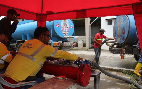 La Asociación de Tanqueros señala que no existe suficiente presión en la toma donde se abastecen sus unidades.