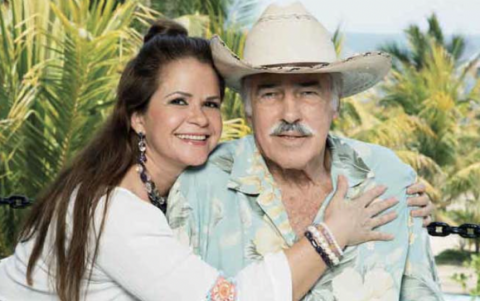 Con su esposa Margarita Portillo.