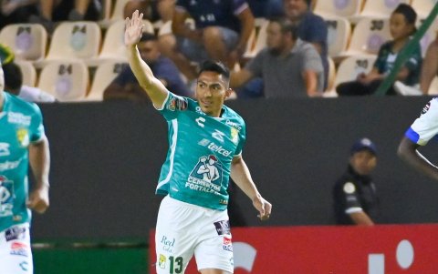 Ángel Mena marcó un gol y otorgó dos asistencias en la goleada del León sobre el Viollete.