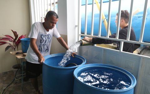 Durán ha sufrido la carencia del agua potable desde hace décadas y aún no se resuelve el problema.