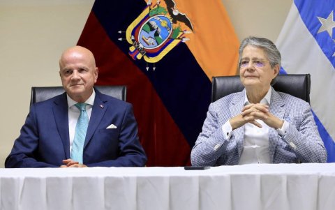 El proceso de revocatoria también se emprendió en contra del vicepresidente Alfredo Borrero (i),