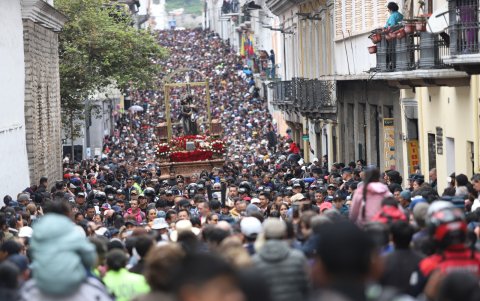 Interminable. Foto de archivo de la procesión de Jesús del Gran Poder.