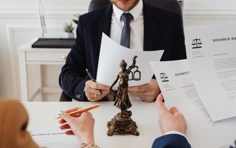 La tecnología asociada a la IA puede ayudar a agilizar tareas que consumen mucho tiempo para los abogados.