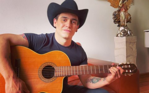 El joven de 27 años murió en la casa de su madre, situada en Ciudad de México.