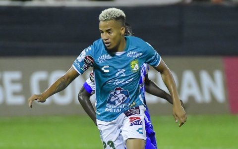 Byron Castillo también logró avanzar a semifinales de Concachampions con su club, León de México.