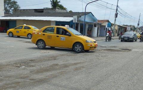Los baches en algunas calles de la ciudad son otra de las preocupaciones.
