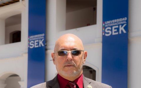 Juan Carlos Navarro, director de Investigaciones de la Universidad Internacional SEK e investigador sobre dengue y otras enfermedades tropicales