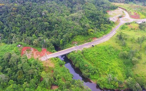 El corredor binacional está en la frontera entre Ecuador y Colombia, fue entregado en agosto del 2021. Une a la parroquia Mataje, en San Lorenzo, Esmeraldas, con el puerto de Tumaco en el vecino país.