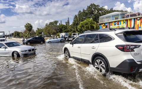 Una emergencia de inundación repentina es el nivel más alto de advertencia de inundación del servicio meteorológico.