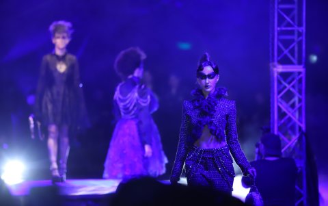 El nombre del desfile, Nictofilia, significa el amor por la noche.