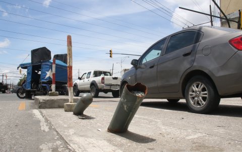 Estos rubros en mal estado se encuentran en la avenida Los Rosales y la Francisco de Orellana