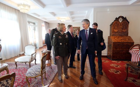 En septiembre de 2022, Lasso recibió a la comandante Richardson, en Quito.