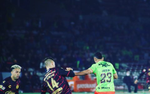 Jordan Sierra, titular en la derrota ante Atlético San Luis.