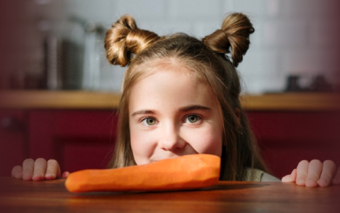 A las niñas también les asienta de maravilla este recogido.