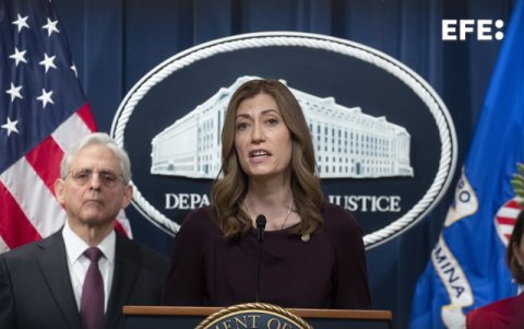 La gestora de la Agencia Antidrogas Estadounidense (DEA, en inglés), Anne Milgram, habla en conferencia de prensa en el Departamento de Justicia, en Washington (EE.UU.), este 14 de abril de 2023.