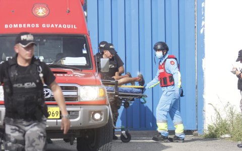 A pesar que el SNAI dijo que hubo tres heridos, se observó que cinco reos esperaban la llegada de una ambulancia.