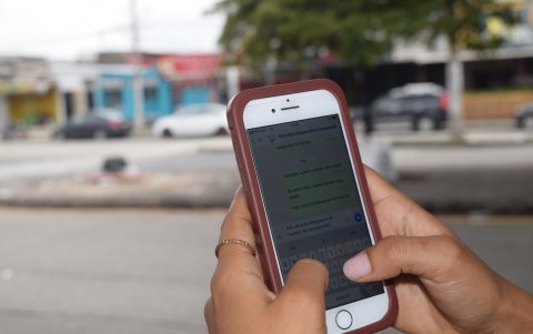 Los usuarios demuestran como tras hacer preguntas, no obtienen las respuestas deseadas.