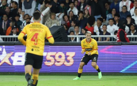 Christian Ortiz cobró el córner que terminó en autogol de Jose Angulo.