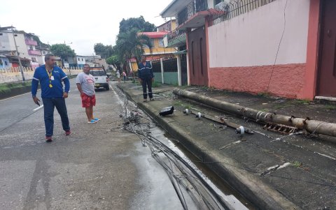 Las personas esperan el problema sea resuelto